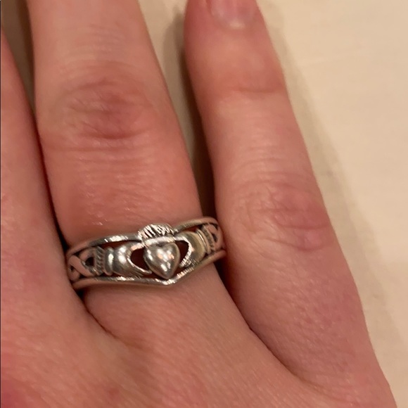 Claddagh ring - Picture 7 of 7